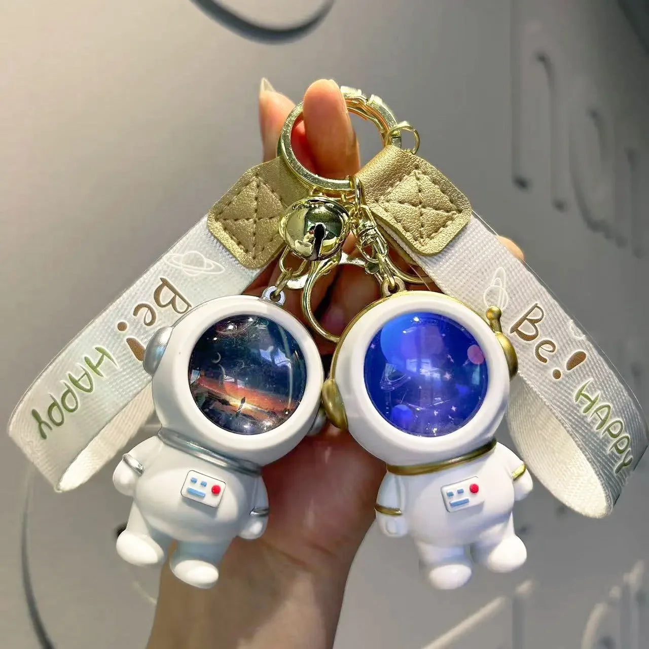 Starry night light astronaut couple keychain creative luminous bear keychain bag pendant small gift