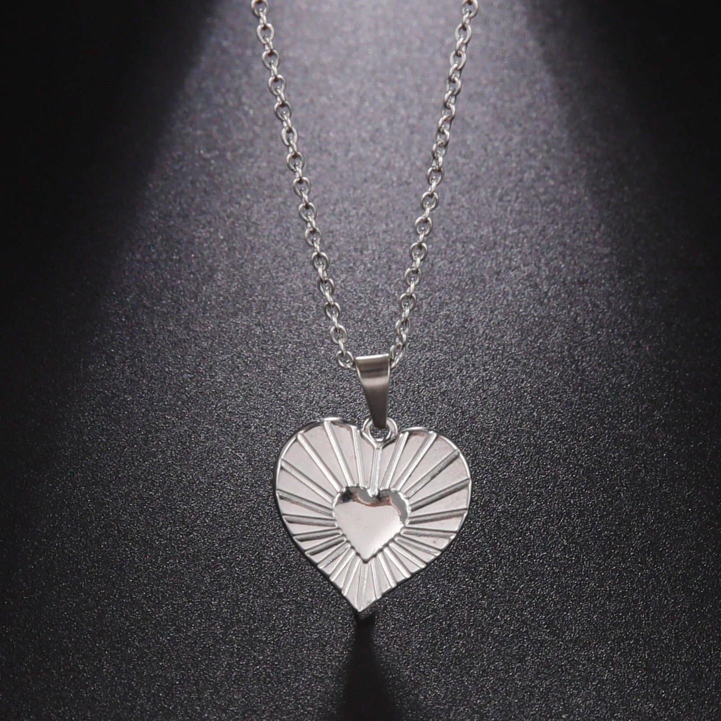Amaxer Love Shine Necklace Heart Shape Stainless Steel Charm Choker For Women Couple Wedding Valentine's Day Jewelry Gift