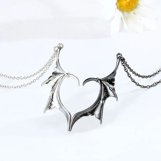 Bat Wing Necklace Men's Fashion Pendant Love Couple Stitching Alloy Necklace Retro Goth Halloween Jewelry